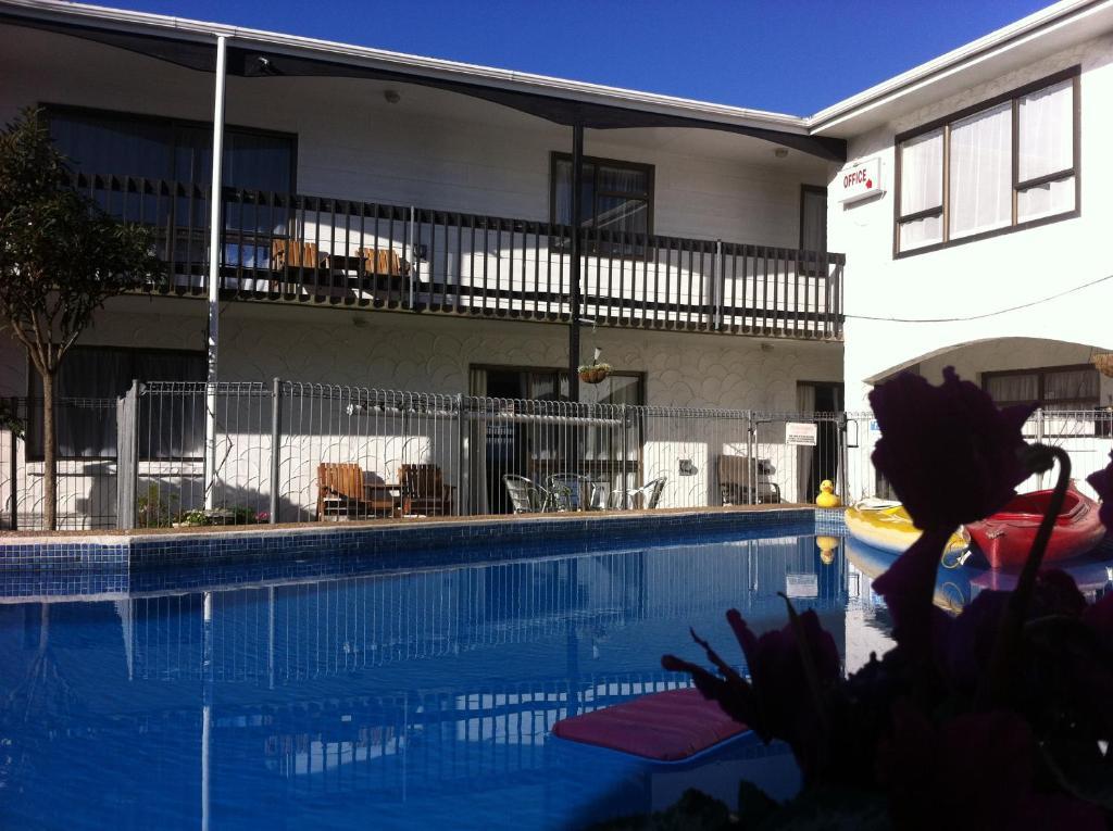 Motel Hawks 4*